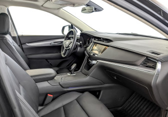 Подержанный автомобиль Cadillac XT5 2016 года (12 фото)