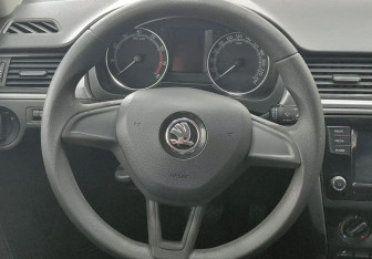 Подержанный автомобиль Skoda Rapid Liftback 2019 года (11 фото)