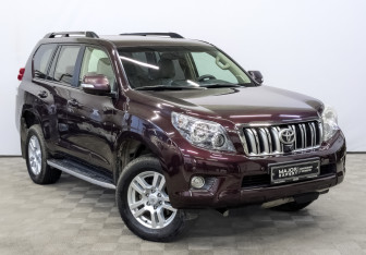 Подержанный автомобиль Toyota Land Cruiser Prado 2011 года (3 фото)