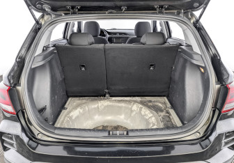 Подержанный автомобиль Kia Rio Hatchback 2021 года (10 фото)