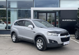 Подержанный автомобиль Chevrolet Captiva 2012 года (3 фото)