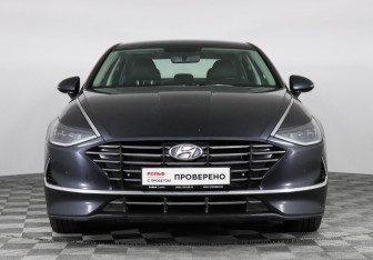 Подержанный автомобиль Hyundai Sonata 2021 года (2 фото)