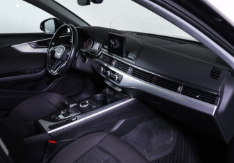Подержанный автомобиль Audi A4 Sedan 2016 года (10 фото)