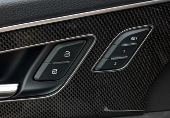 Подержанный автомобиль Audi Q7 2024 года (28 фото)