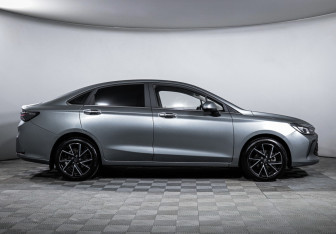 Подержанный автомобиль BAIC U5 Plus 2023 года (4 фото)