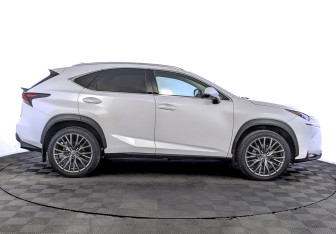Подержанный автомобиль Lexus NX 2017 года (4 фото)
