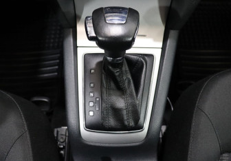 Подержанный автомобиль Skoda Octavia Liftback 2008 года (16 фото)