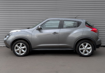 Подержанный автомобиль Nissan Juke 2012 года (8 фото)