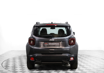 Подержанный автомобиль Jeep Renegade 2019 года (6 фото)