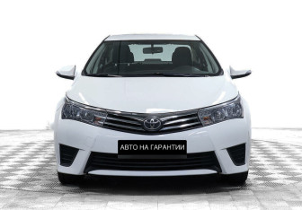 Подержанный автомобиль Toyota Corolla Sedan 2013 года (2 фото)