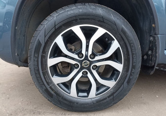 Подержанный автомобиль Nissan Terrano 2017 года (9 фото)