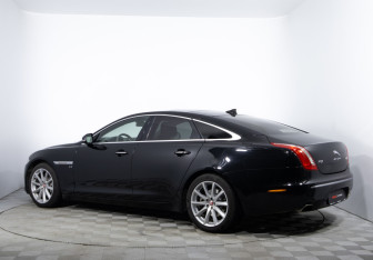 Подержанный автомобиль Jaguar XJ 2014 года (7 фото)