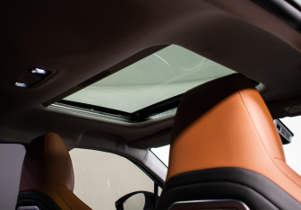 Подержанный автомобиль Omoda C5 2023 года (10 фото)