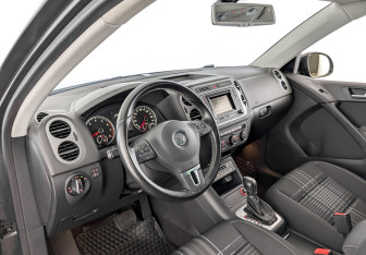 Подержанный автомобиль Volkswagen Tiguan 2016 года (16 фото)
