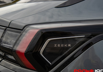 Подержанный автомобиль Zeekr 001 2023 года (23 фото)