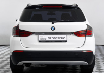 Подержанный автомобиль BMW X1 2011 года (6 фото)