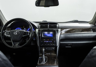 Подержанный автомобиль Toyota Camry Sedan 2018 года (12 фото)