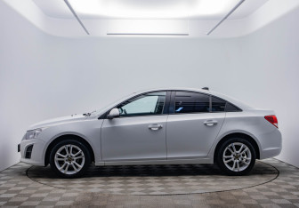 Подержанный автомобиль Chevrolet Cruze Sedan 2014 года (8 фото)