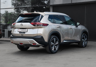 Подержанный автомобиль Nissan X-Trail 2021 года (4 фото)
