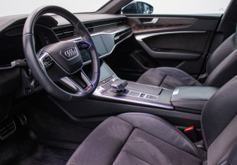 Подержанный автомобиль Audi A7 2018 года (9 фото)