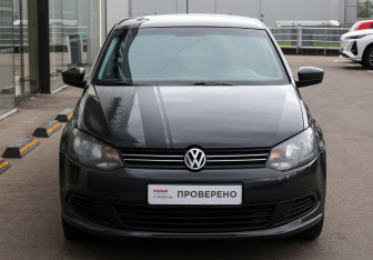 Подержанный автомобиль Volkswagen Polo Sedan 2013 года (2 фото)