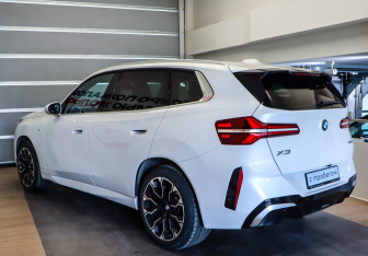 Подержанный автомобиль BMW X3 2025 года (6 фото)