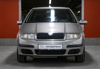 Подержанный автомобиль Skoda Fabia Sedan 2007 года (2 фото)
