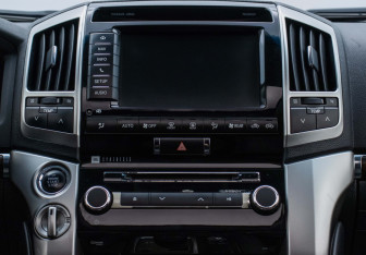 Подержанный автомобиль Toyota Land Cruiser Suv 2013 года (14 фото)