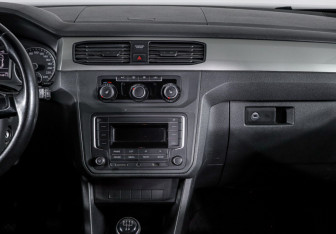 Подержанный автомобиль Volkswagen Caddy Compactvan 2016 года (13 фото)