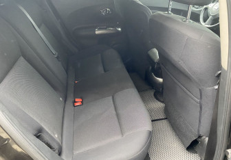 Подержанный автомобиль Nissan Juke 2011 года (11 фото)