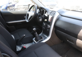 Подержанный автомобиль Suzuki Grand Vitara 2011 года (9 фото)