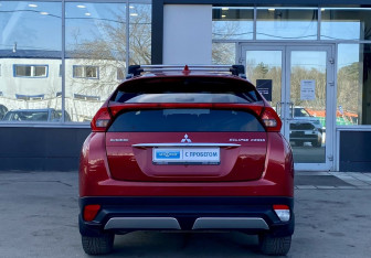 Подержанный автомобиль Mitsubishi Eclipse Cross 2018 года (6 фото)