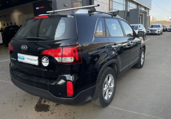 Подержанный автомобиль Kia Sorento 2015 года (4 фото)