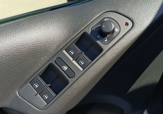 Подержанный автомобиль Volkswagen Tiguan 2013 года (17 фото)