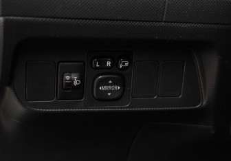 Подержанный автомобиль Toyota Auris Hatchback 2011 года (13 фото)