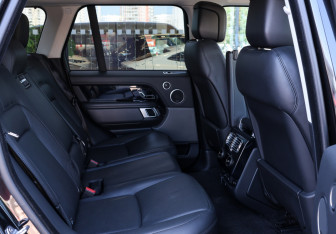 Подержанный автомобиль Land Rover Range Rover 2018 года (12 фото)