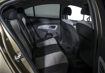 Подержанный автомобиль Chevrolet Cruze Sedan 2013 года (7 фото)