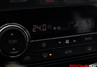 Подержанный автомобиль Mitsubishi Outlander 2014 года (17 фото)