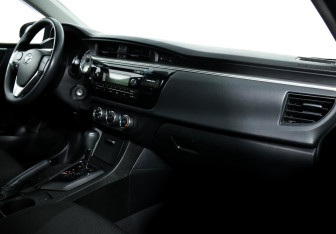 Подержанный автомобиль Toyota Corolla Sedan 2013 года (7 фото)