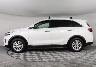 Подержанный автомобиль Kia Sorento 2020 года (8 фото)