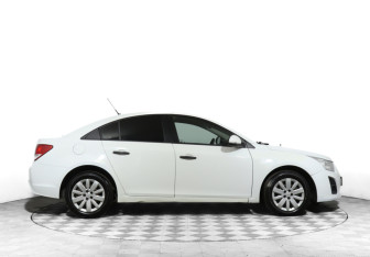 Подержанный автомобиль Chevrolet Cruze Sedan 2014 года (4 фото)