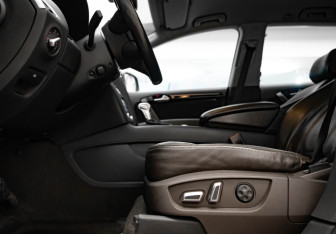 Подержанный автомобиль Audi Q7 2013 года (24 фото)