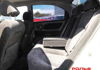 Подержанный автомобиль Hyundai Sonata 2007 года (8 фото)