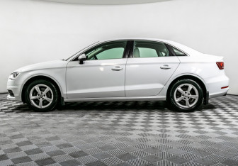 Подержанный автомобиль Audi A3 Sedan 2013 года (8 фото)