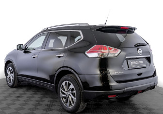Подержанный автомобиль Nissan X-Trail 2016 года (7 фото)