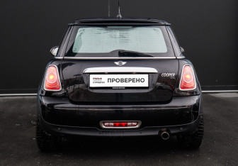 Подержанный автомобиль MINI Hatch 2013 года (5 фото)