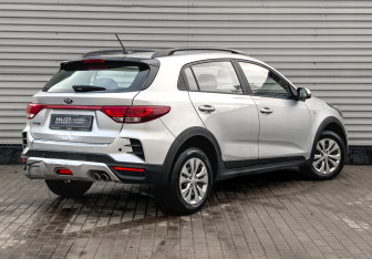 Подержанный автомобиль Kia Rio Hatchback 2021 года (5 фото)