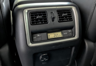 Подержанный автомобиль Infiniti QX60 2018 года (30 фото)