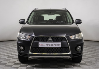 Подержанный автомобиль Mitsubishi Outlander 2010 года (2 фото)