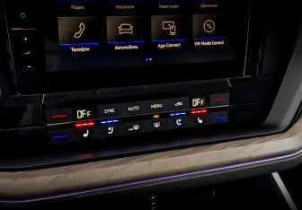 Подержанный автомобиль Volkswagen Touareg 2021 года (29 фото)